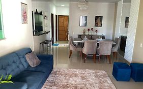Casa Grande com 2 quartos e 3 camas com AR CONDICIONADO nos dois quartos